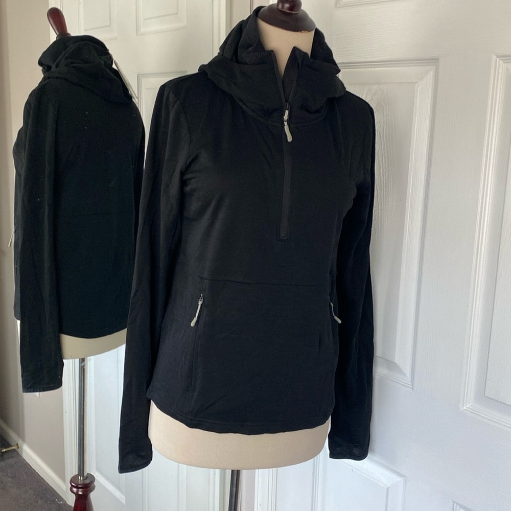 Bench Sz S Hooded Autonomous Multipurpose Zip Top Black Thumbholes
